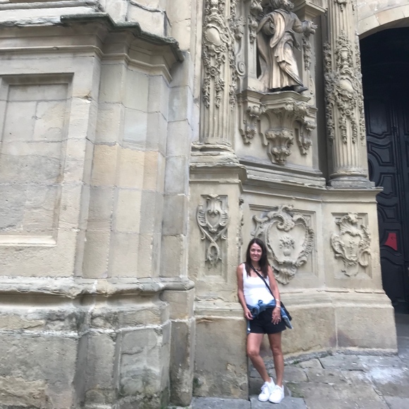 Meet your Posher, Carol - Picture 2 of 5